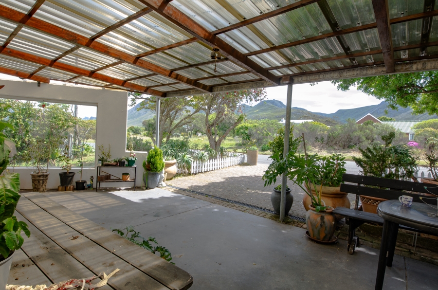 5 Bedroom Property for Sale in Heuningkloof Western Cape